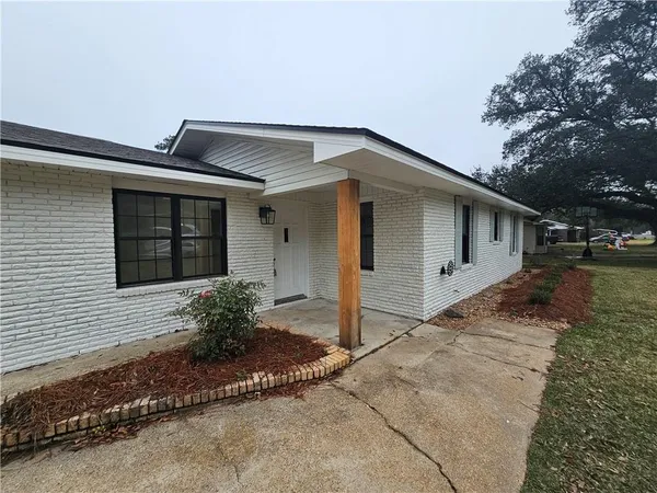 $199,900 | 129 Gayven Drive, Ball, LA 71405