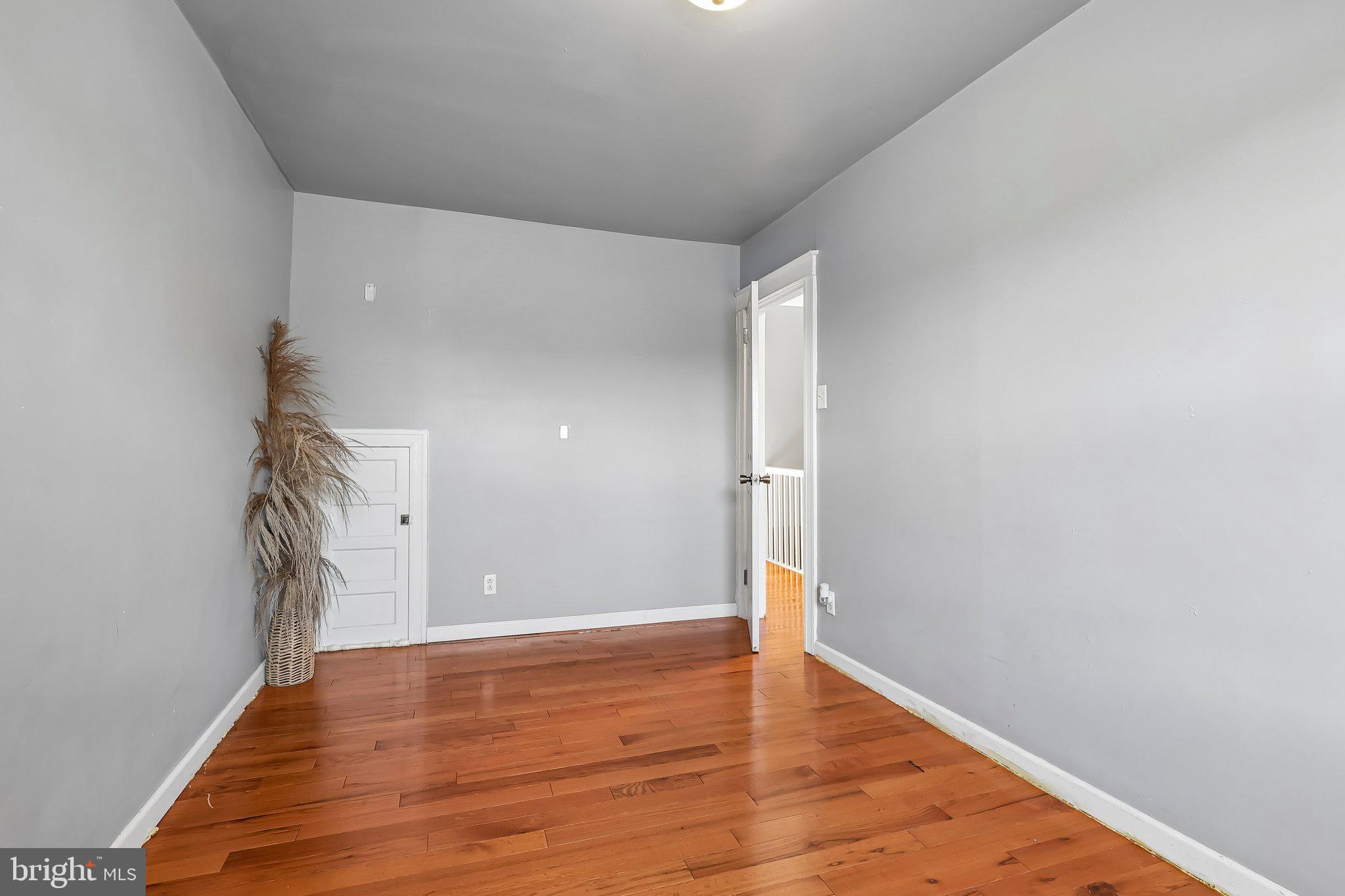 7046 Clover Lane Upper Darby, PA 19082 - Photo 19 of 27