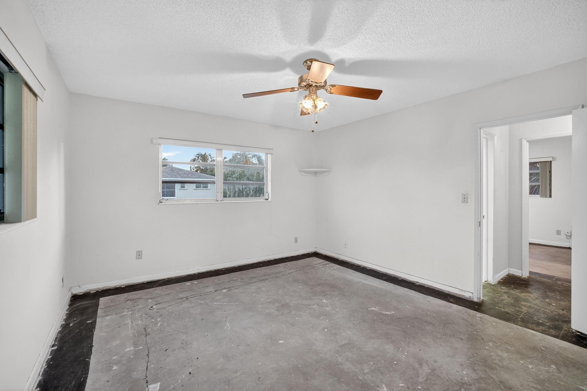 2755 Northeast 28th Avenue, Unit E2 Lighthouse Point, FL 33064 - Photo 30 of 75 Photo 30