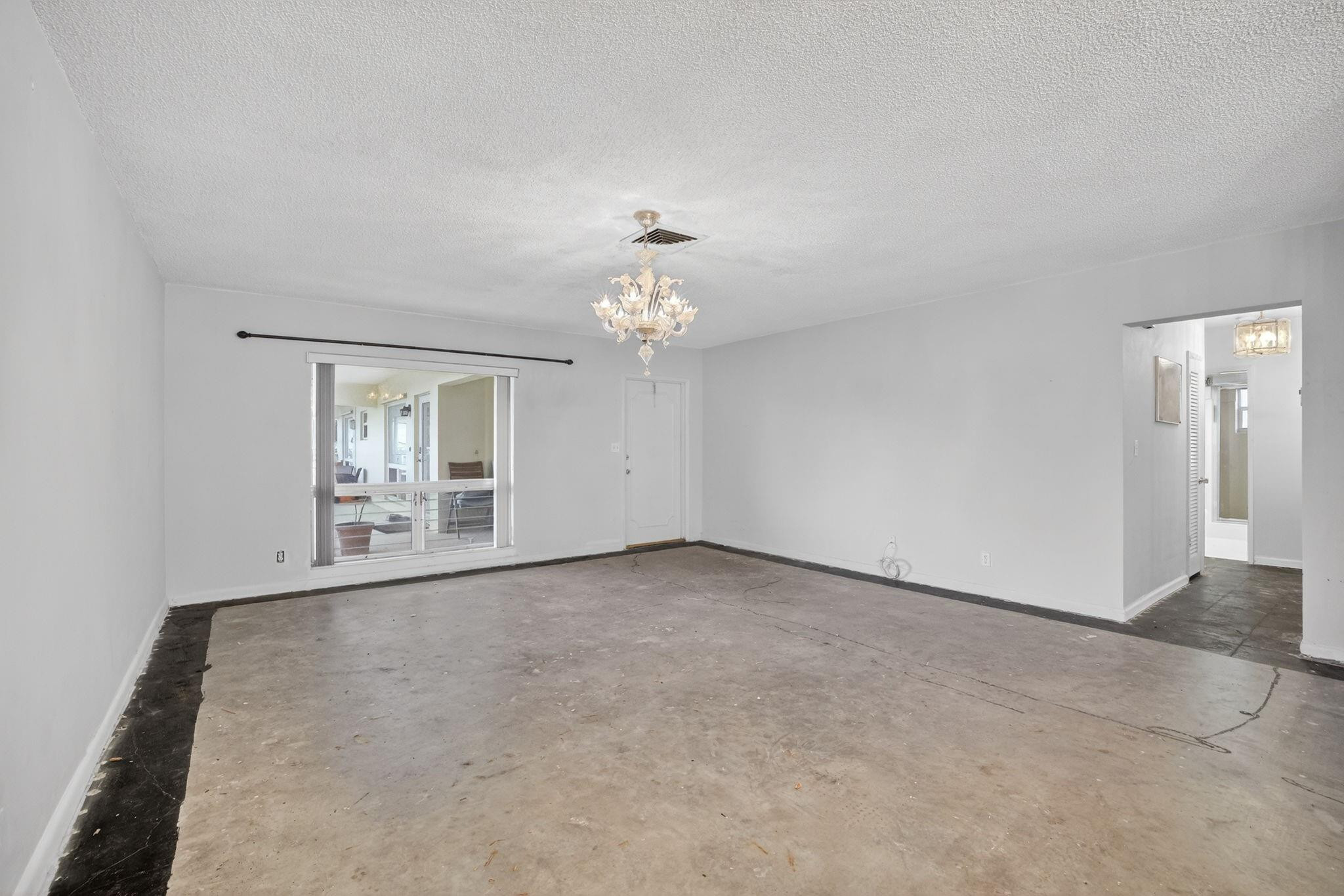 2755 Northeast 28th Avenue, Unit E2 Lighthouse Point, FL 33064 - Photo 9 of 75 Photo 9