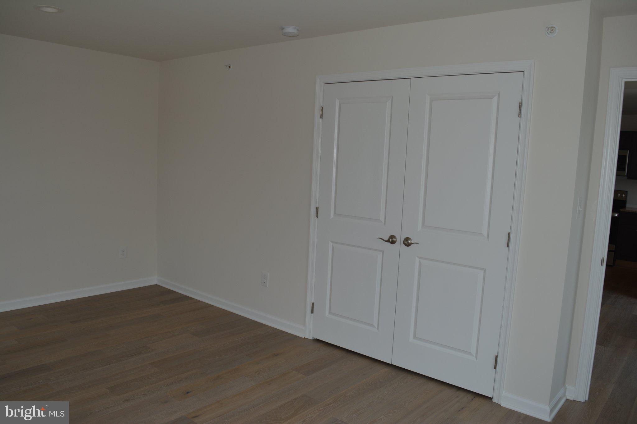7631 Ridge Avenue, Unit 3 Philadelphia, PA 19128 - Photo 7 of 16 Spacious entryway with double doors.
