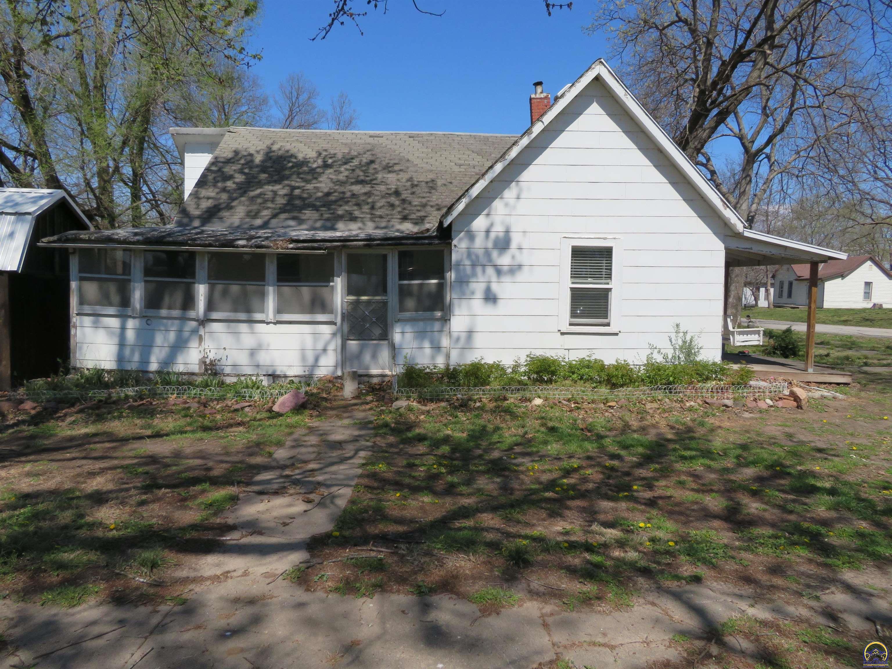 210 Walnut Street Valley Falls, KS 66088 - Photo 4 of 6