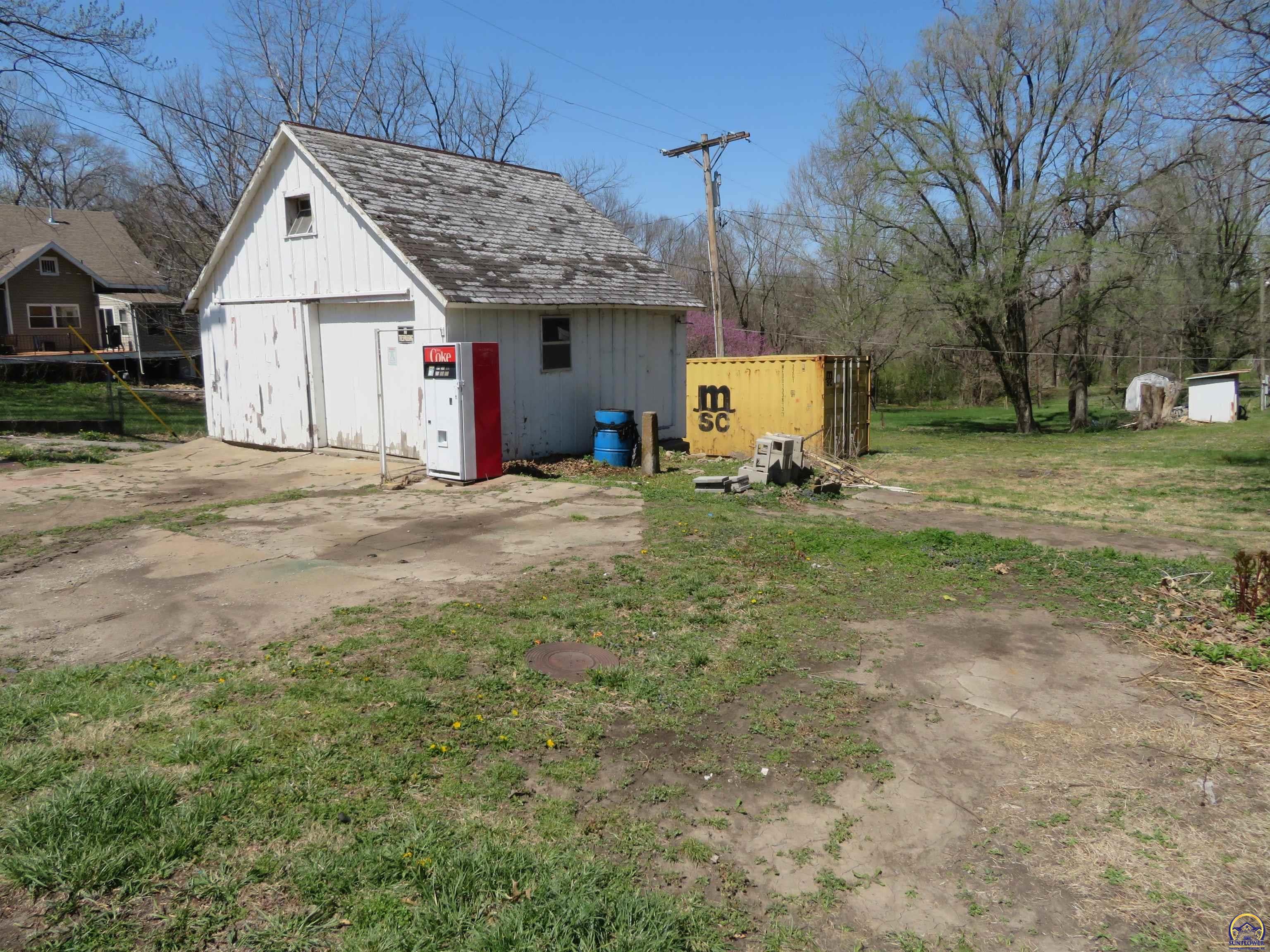210 Walnut Street Valley Falls, KS 66088 - Photo 5 of 6