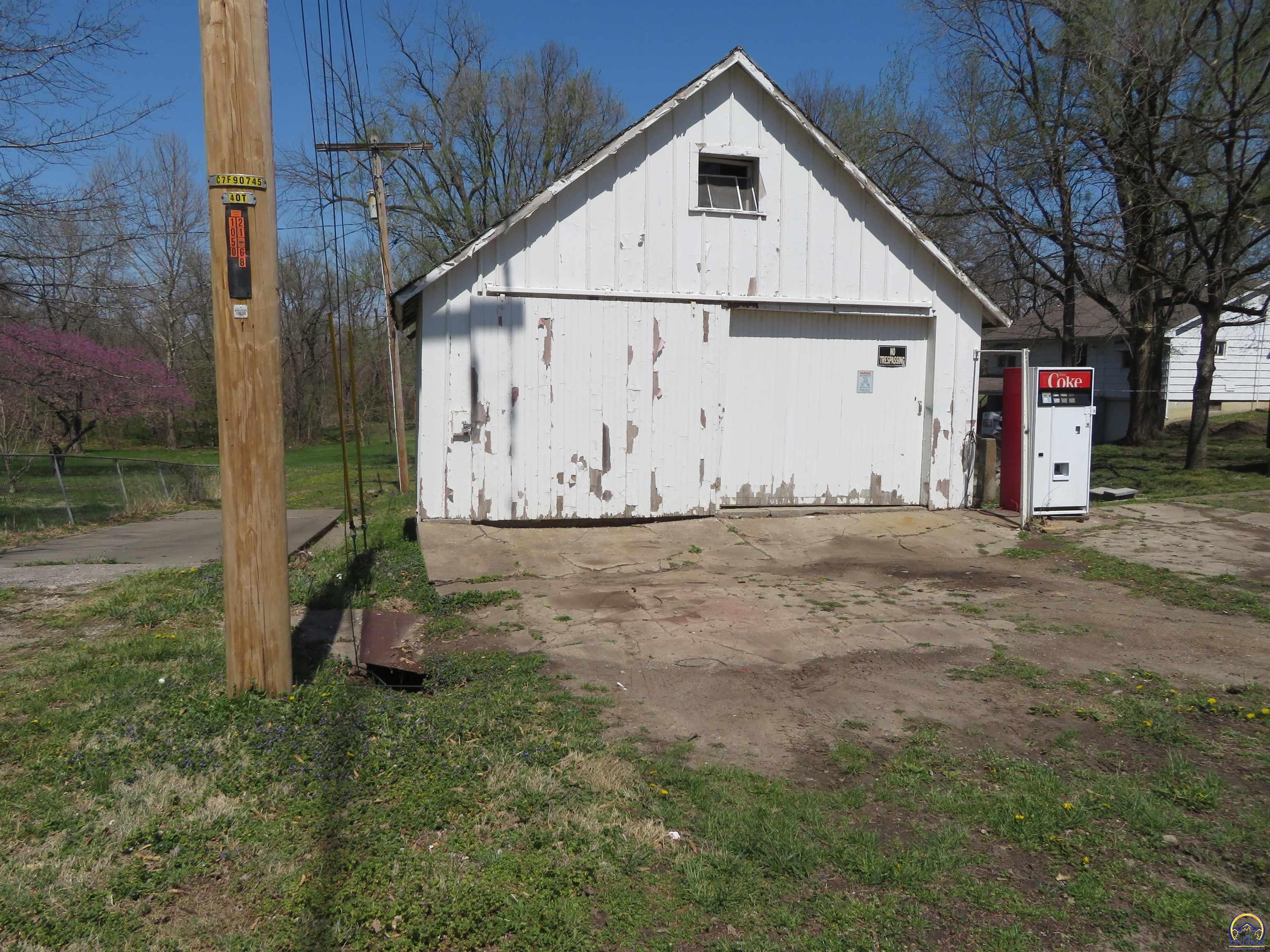 210 Walnut Street Valley Falls, KS 66088 - Photo 6 of 6