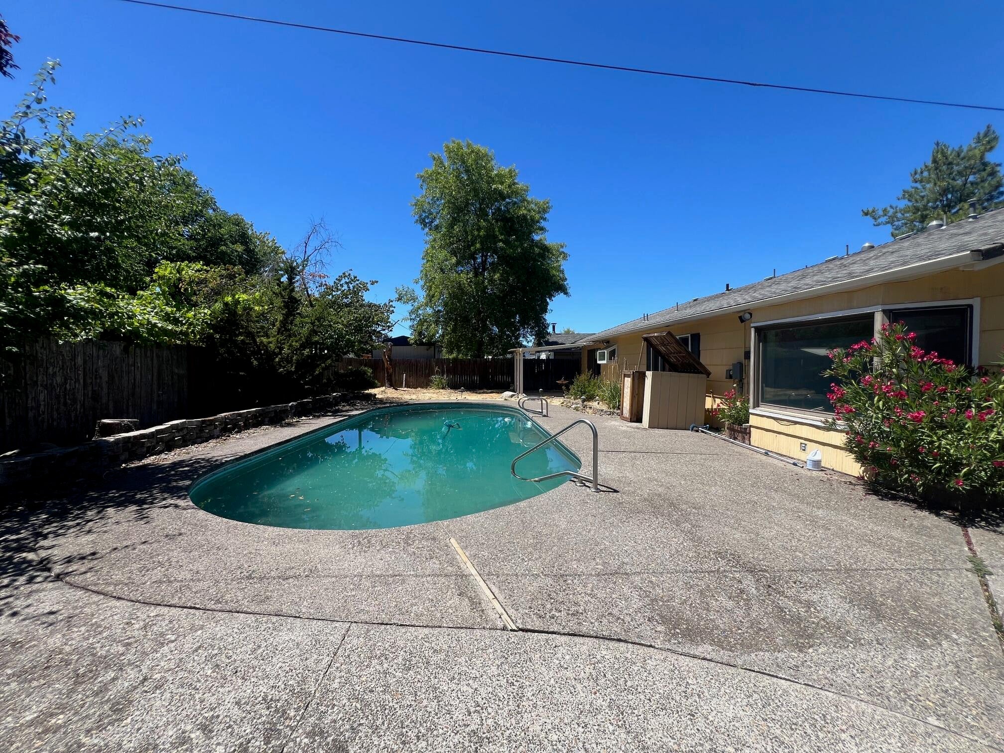 1812 Roberts Road Medford, OR 97504 - Photo 17 of 31 1812 Roberts Pool 2