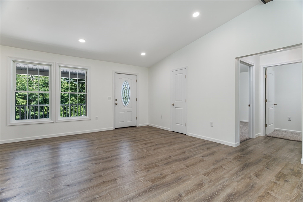 54 Deacon's Lane Troy, NH 03465 - Photo 4 of 42