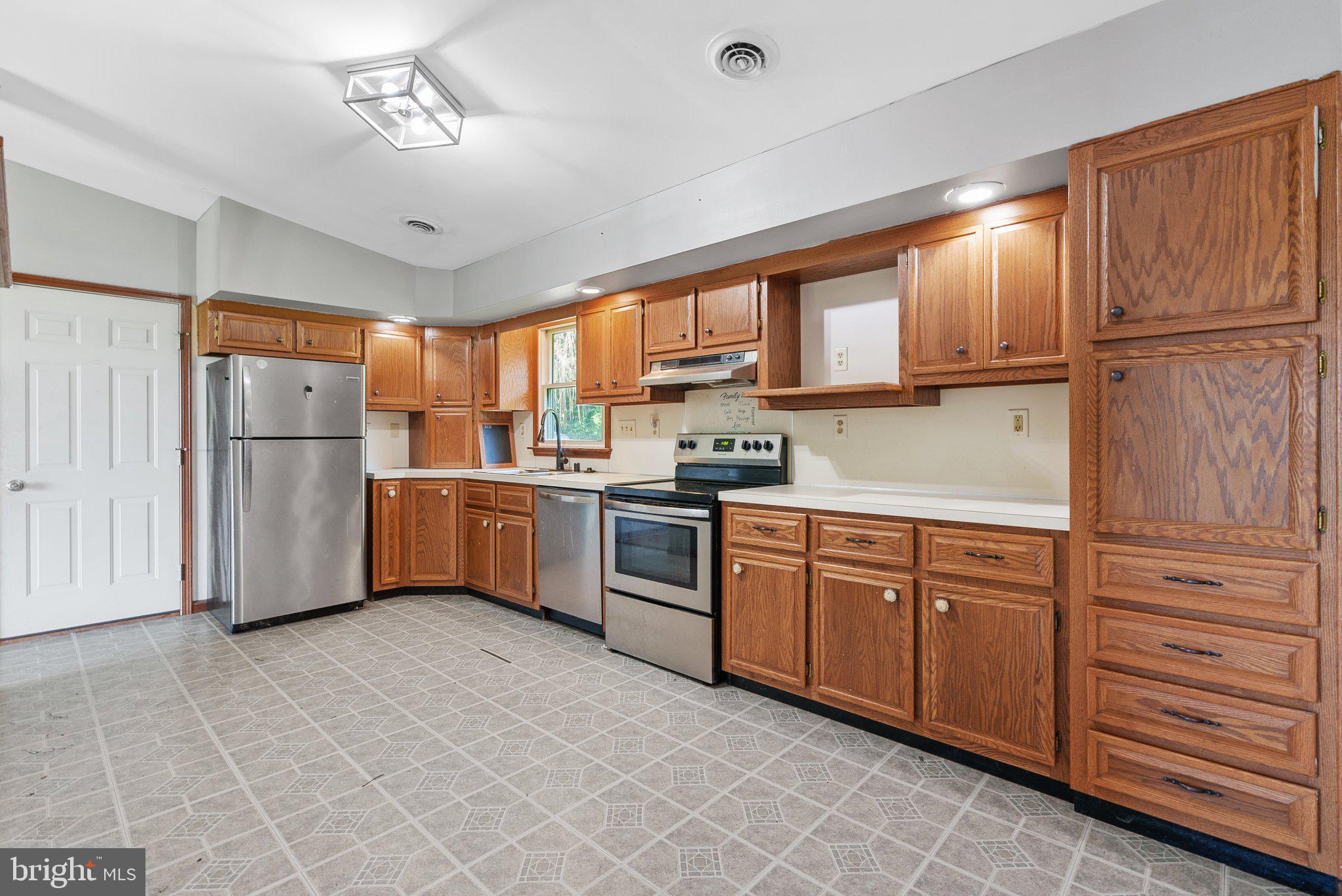 800 Harney Road Littlestown, PA 17340 - Photo 8 of 36