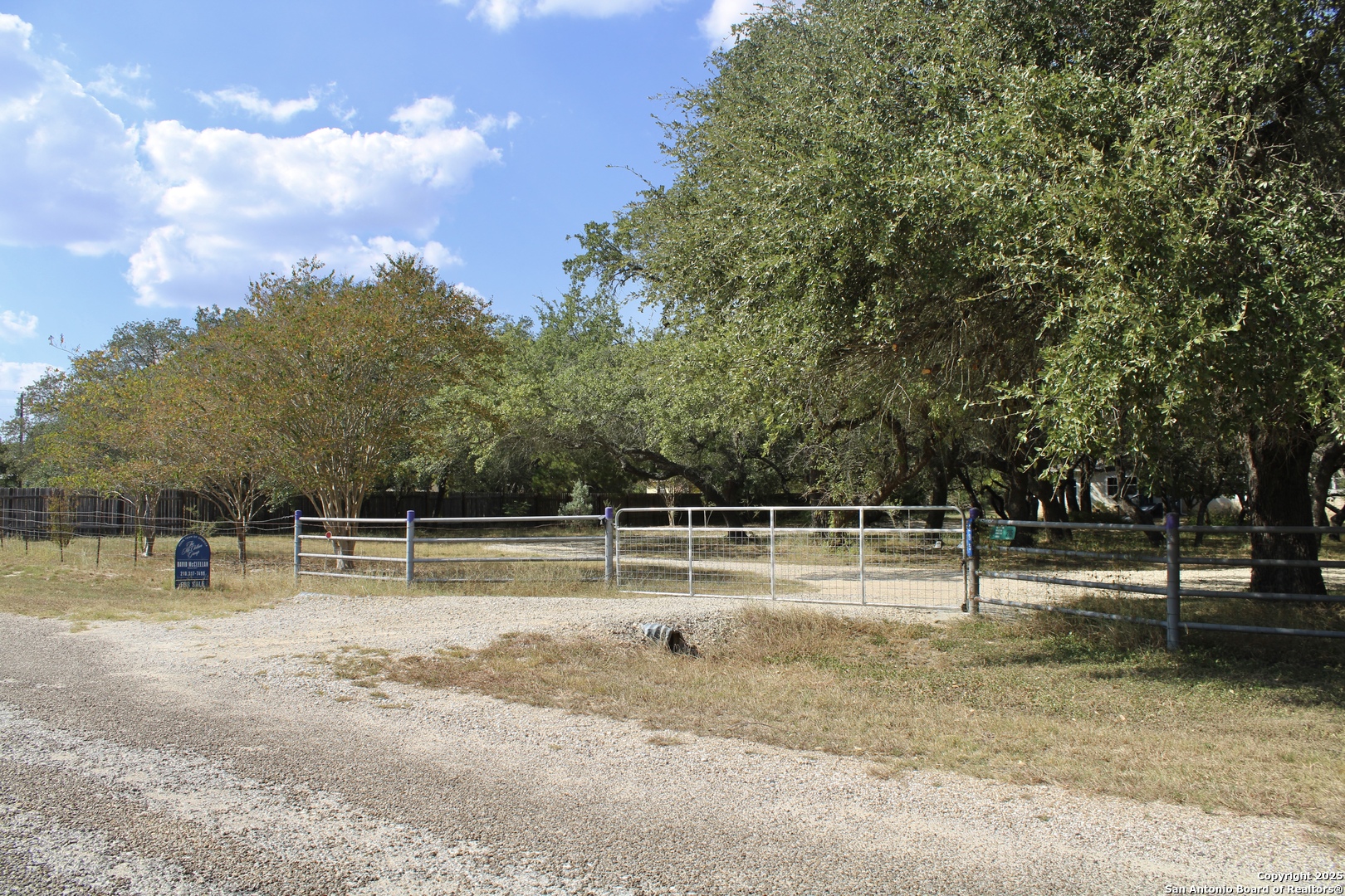285 Rhonda Drive Lytle, TX 78052 - Photo 14 of 51 a view of tennis court