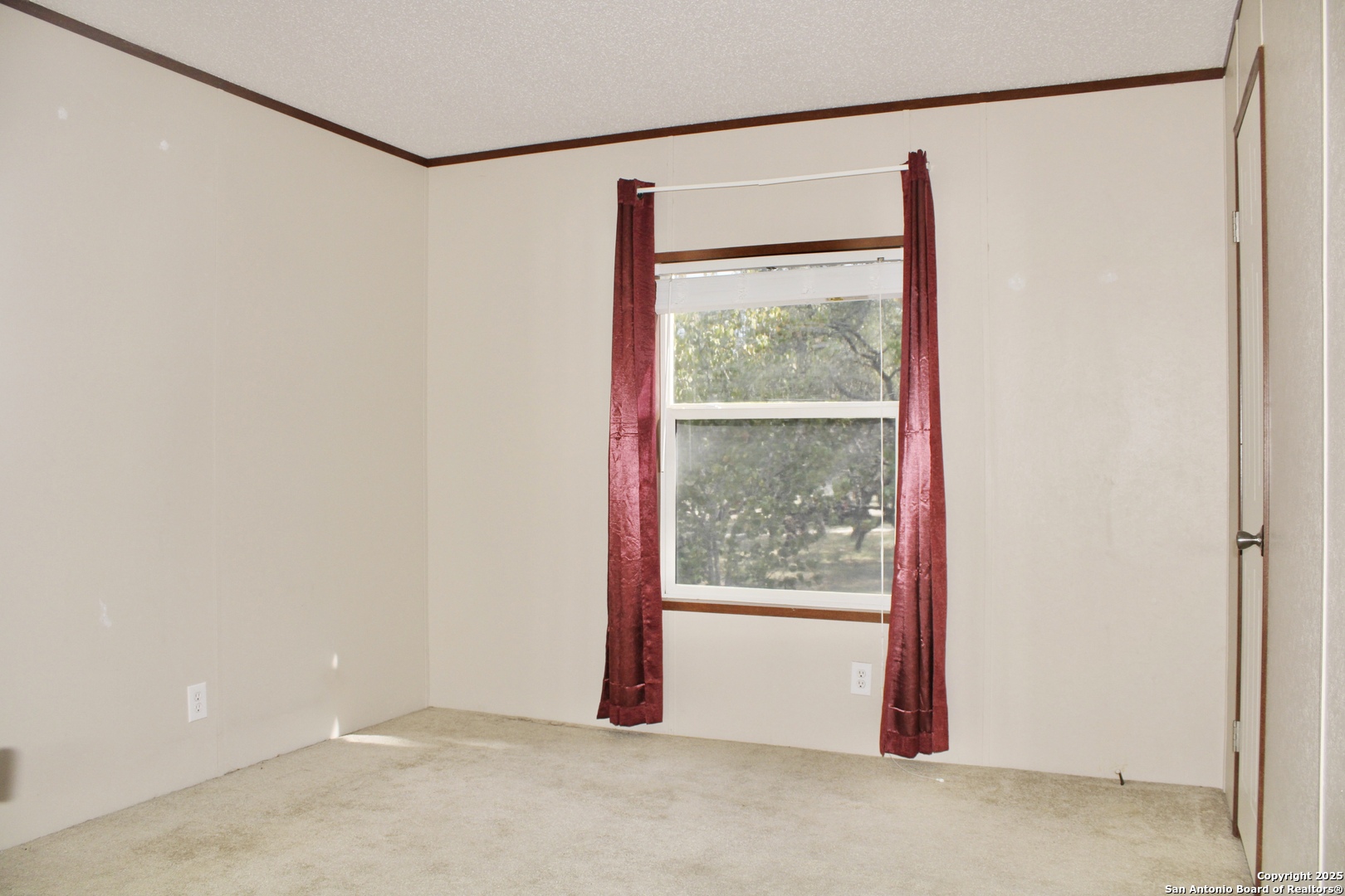 285 Rhonda Drive Lytle, TX 78052 - Photo 29 of 51 a view of a small space