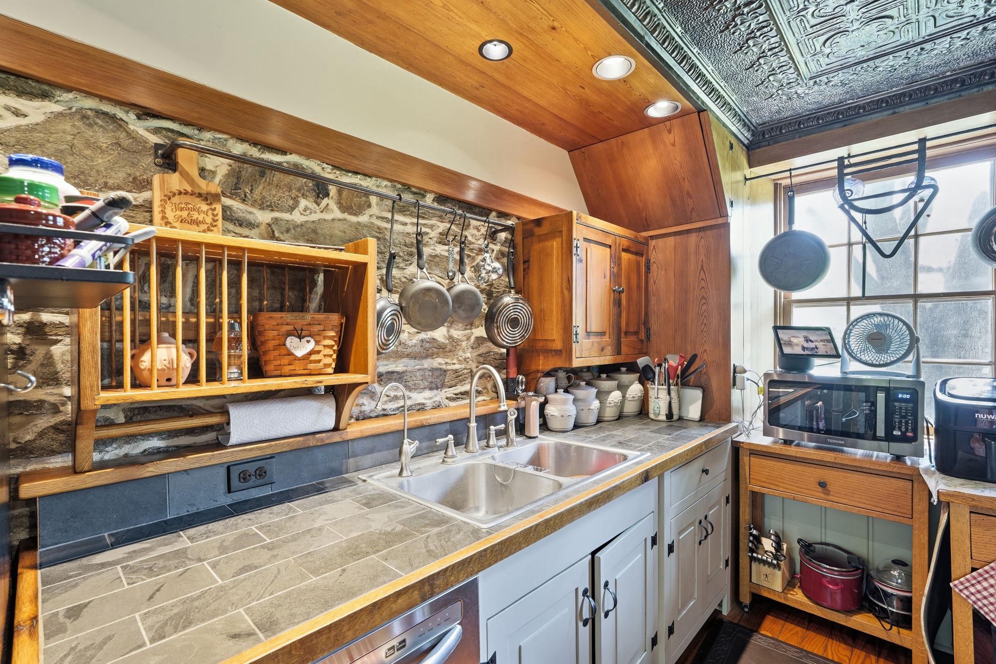 38863 Ridge Court Hamilton, VA 20158 - Photo 20 of 90 Kitchen with exposed stone walls