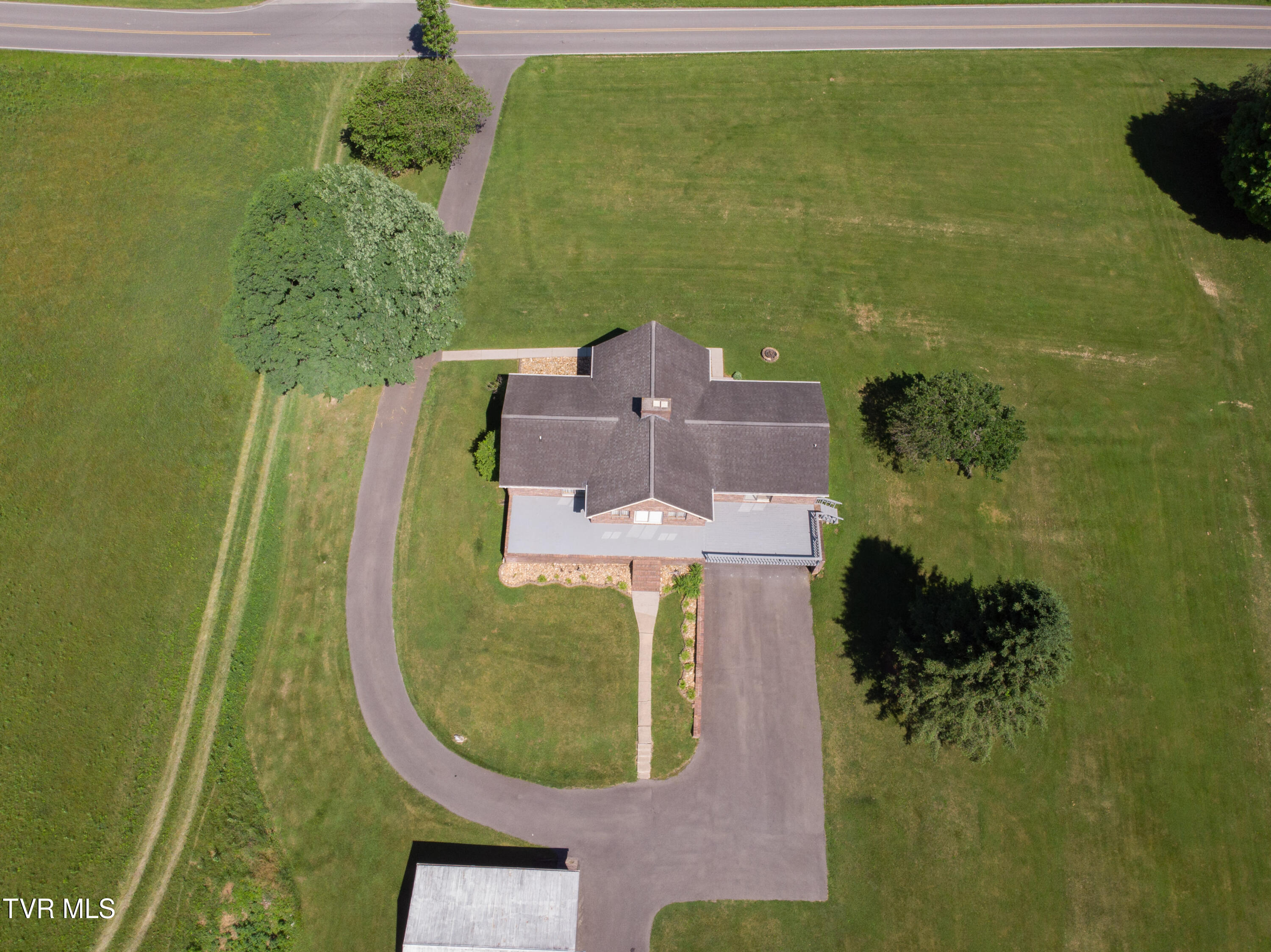 968 V I Ranch Road Bristol, TN 37620 - Photo 34 of 38 968 V I Ranch Road