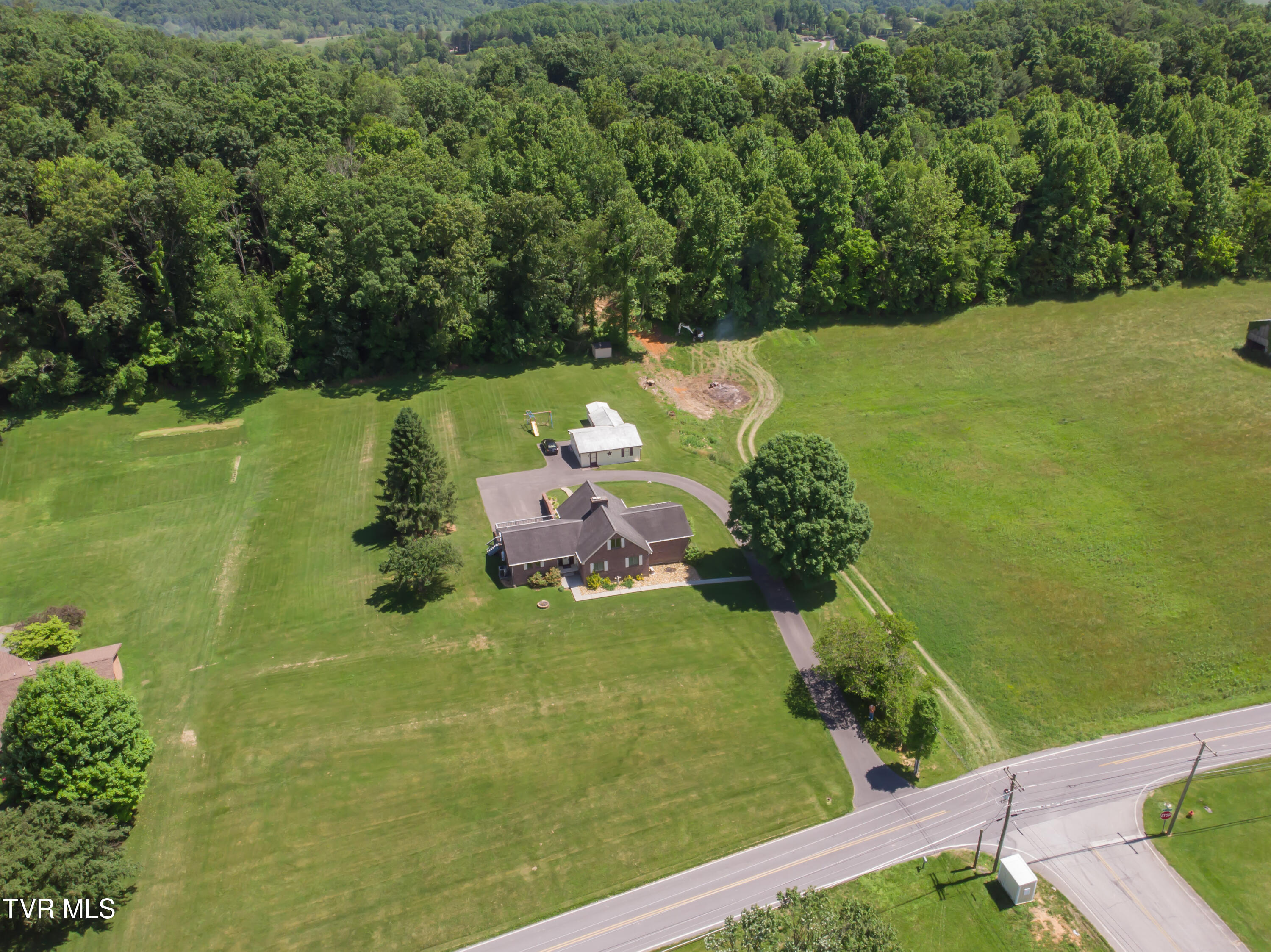 968 V I Ranch Road Bristol, TN 37620 - Photo 36 of 38 968 V I Ranch Road