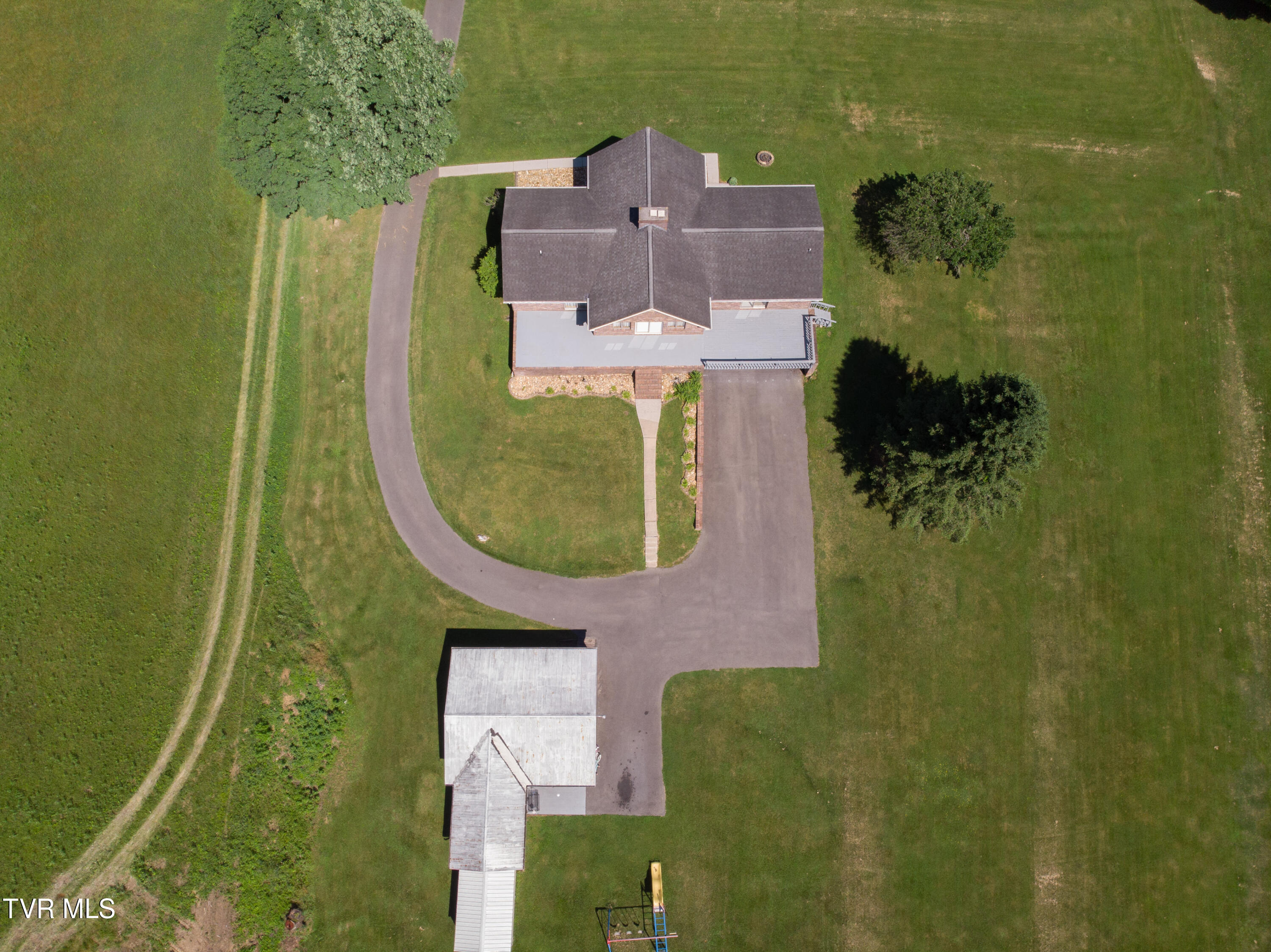 968 V I Ranch Road Bristol, TN 37620 - Photo 5 of 38 968 V I Ranch Road