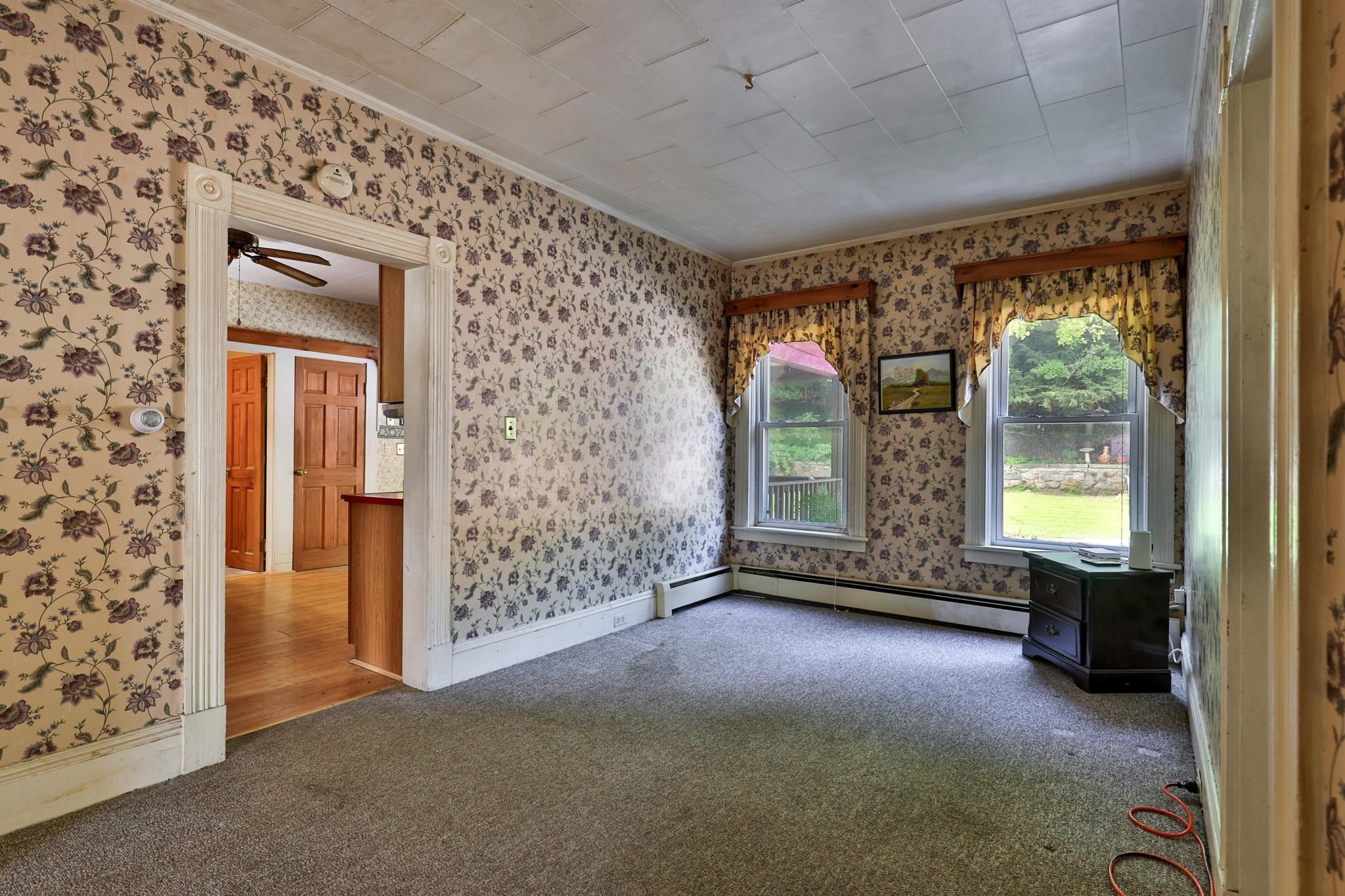 55 Pierpoint Avenue Rutland, VT 05701 - Photo 8 of 27 Gallery Image 8