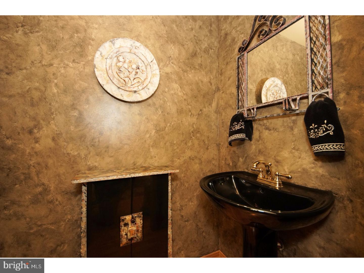 905 Jamestown Road East Windsor, NJ 08520 - Photo 11 of 24 Gallery Image 11