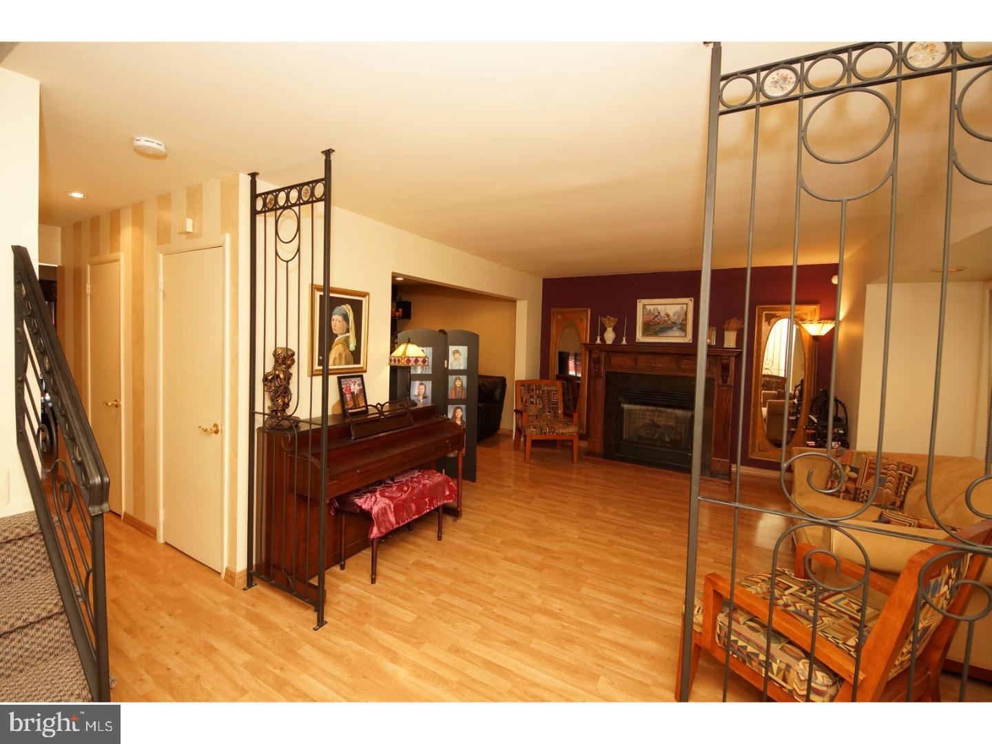 905 Jamestown Road East Windsor, NJ 08520 - Photo 3 of 24 Gallery Image 3