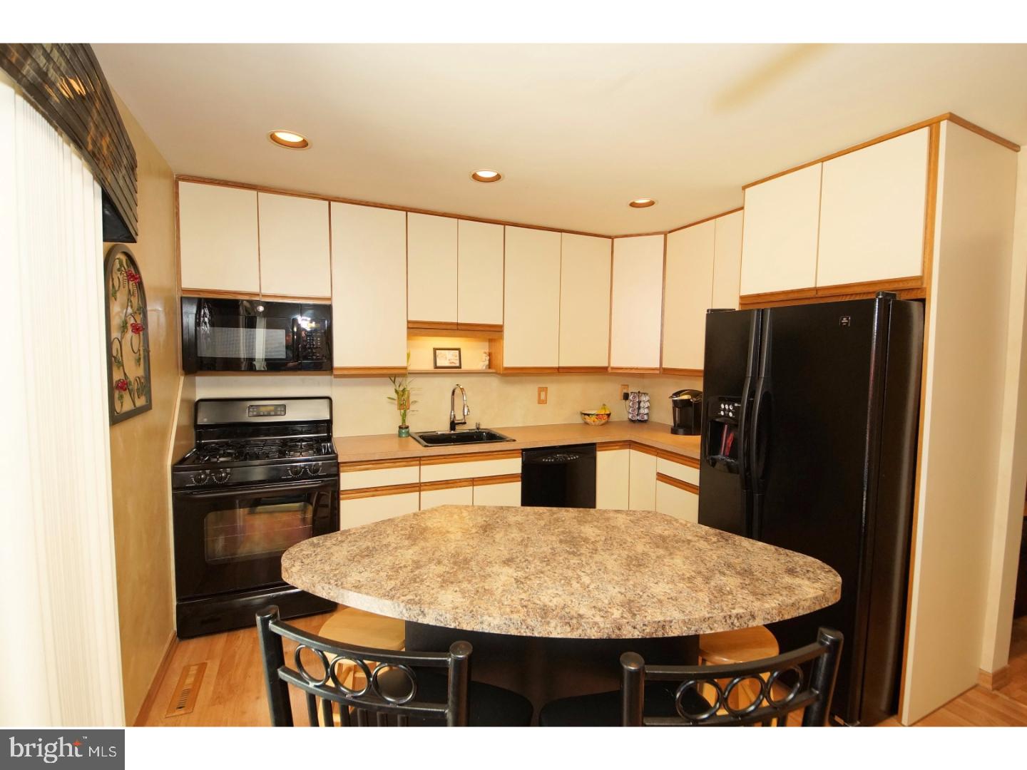 905 Jamestown Road East Windsor, NJ 08520 - Photo 6 of 24 Gallery Image 6