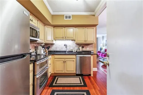 $425,000 | 1750 St Charles Avenue, Unit 505, New Orleans, LA 70130