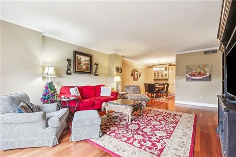 $425,000 | 1750 St Charles Avenue, Unit 505, New Orleans, LA 70130