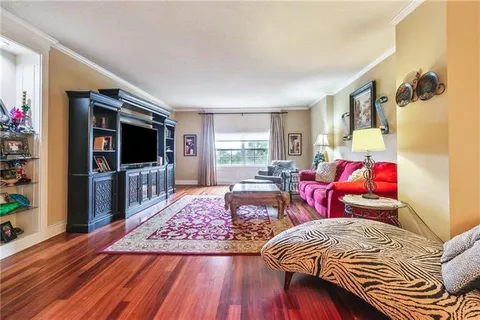 $425,000 | 1750 St Charles Avenue, Unit 505, New Orleans, LA 70130