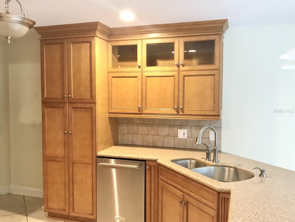 102 Valencia Loop Altamonte Springs, FL 32714 - Photo 3 of 28 Gallery Image 3