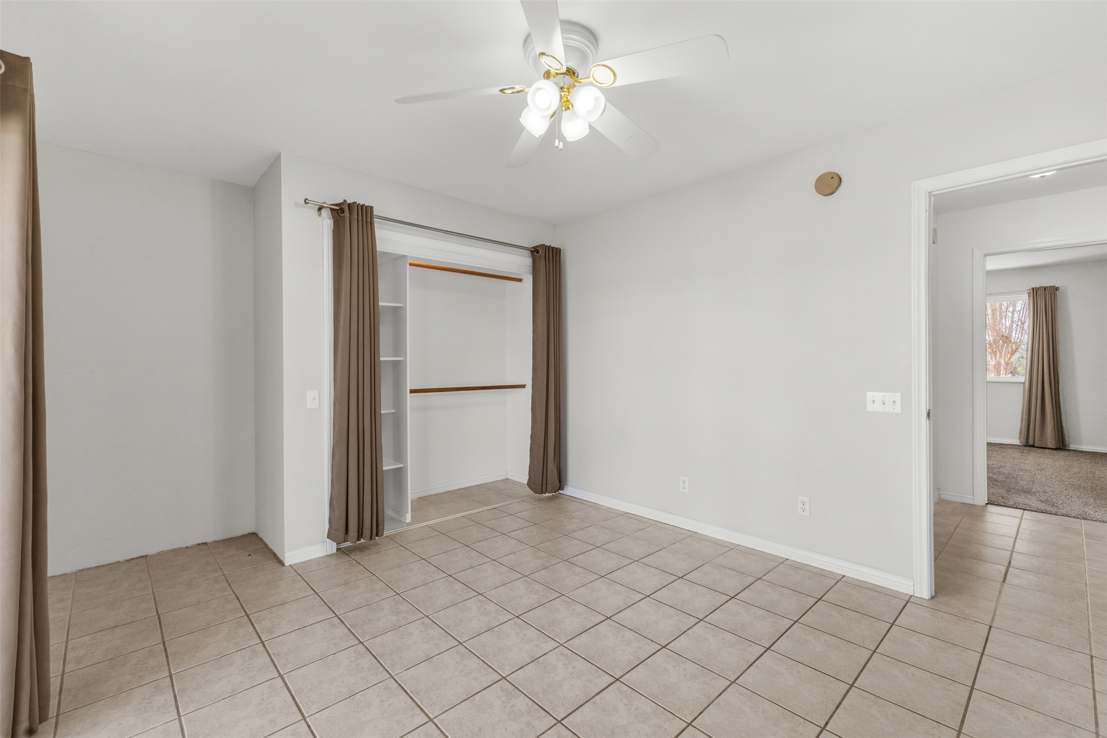 10860 County Road 272 Somerville, TX 77879 - Photo 21 of 34 a view of empty room with window