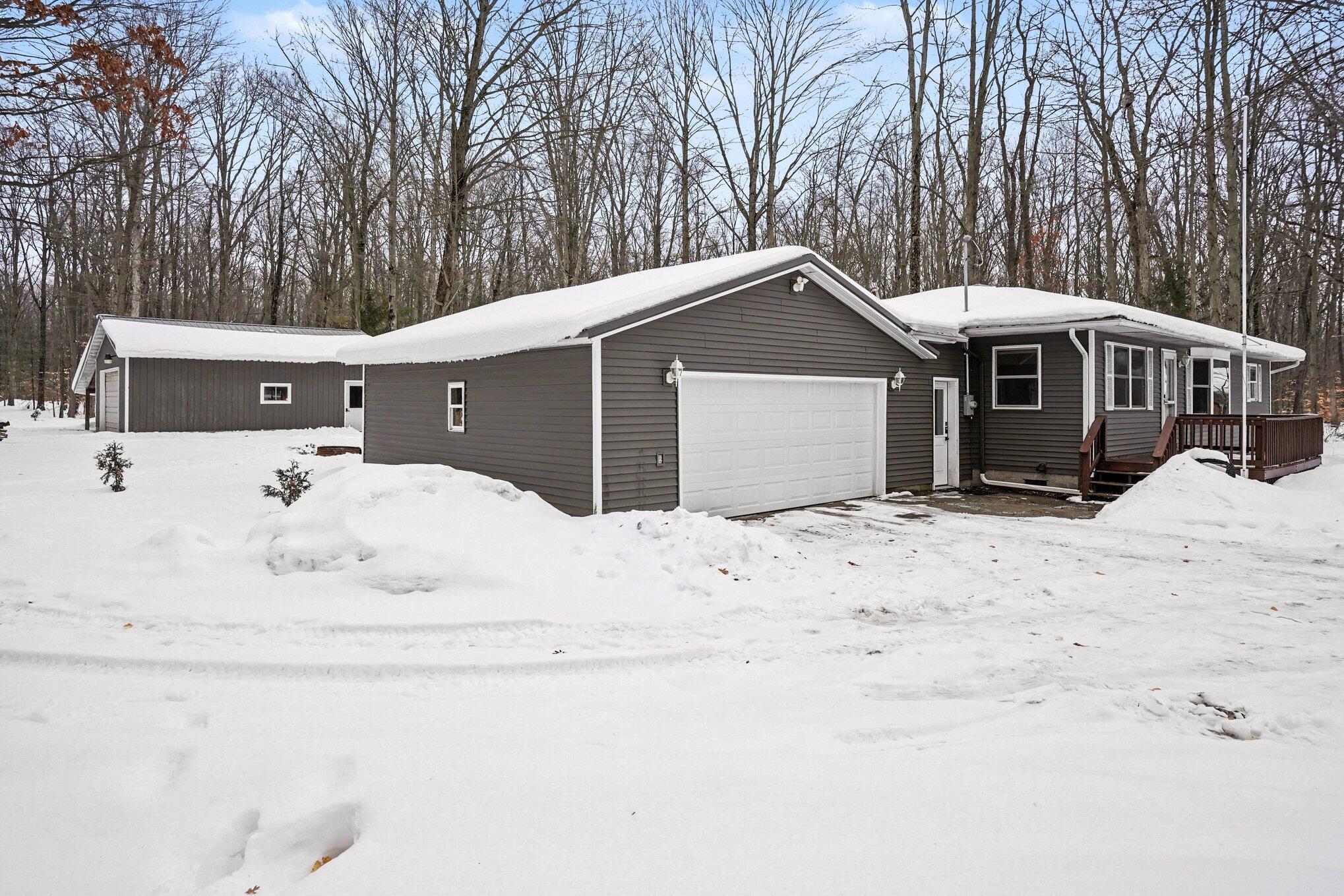 18412 148th Avenue Spring Lake, MI 49456 - Photo 4 of 26 026_file_3077