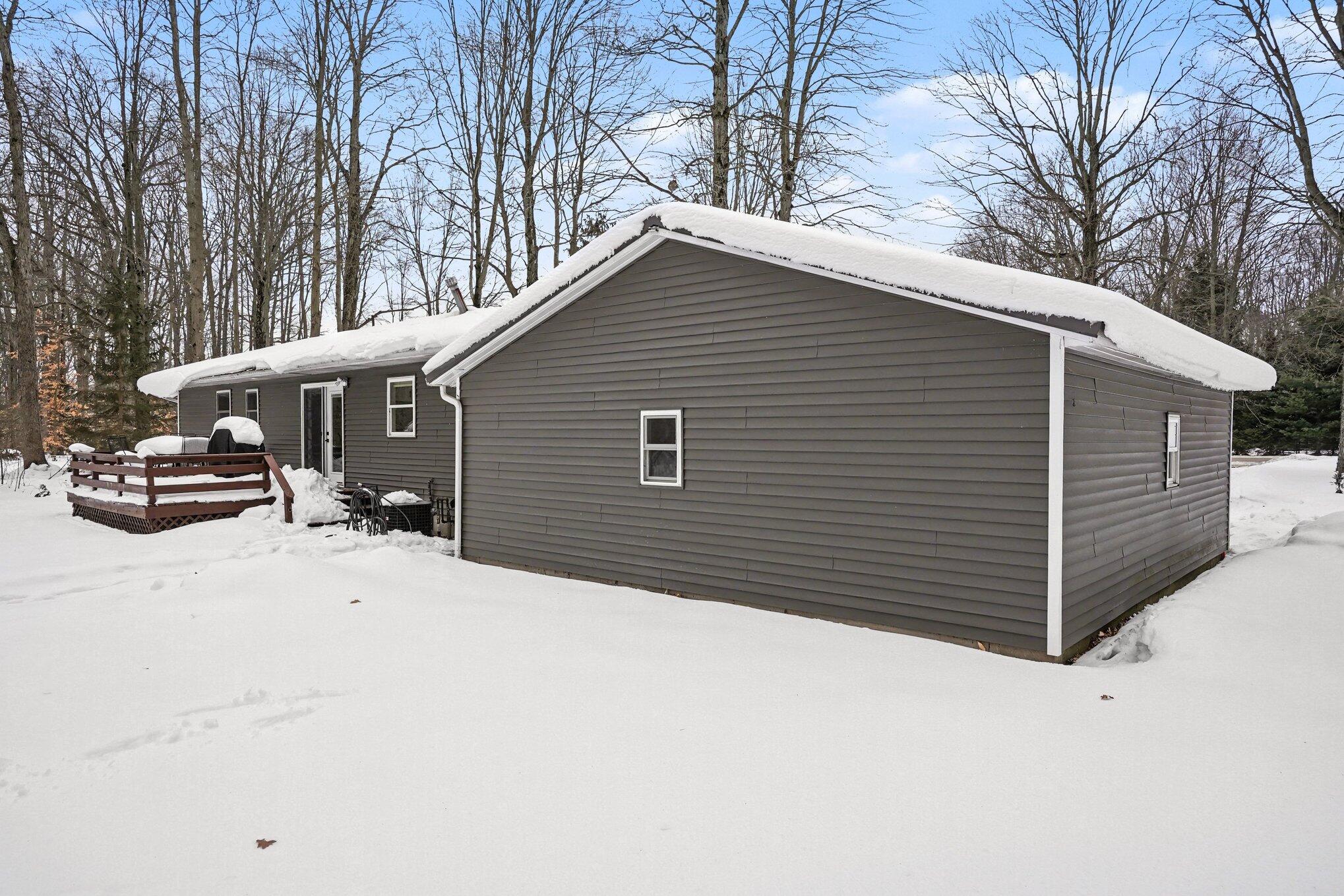18412 148th Avenue Spring Lake, MI 49456 - Photo 5 of 26 024_file_5993
