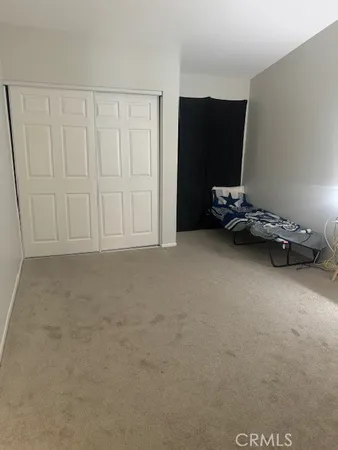 a view of livingroom with furniture