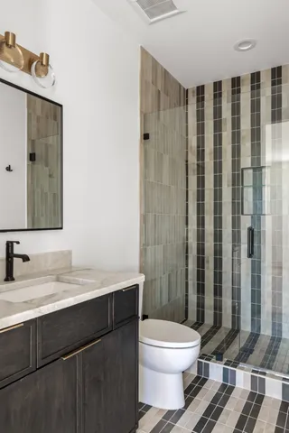 $1,975,000 | 5817 Woodland Hills Drive, Nashville, TN 37211