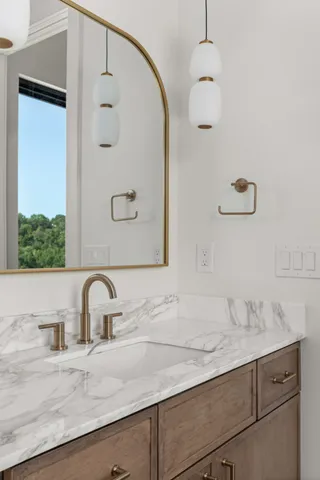 $1,975,000 | 5817 Woodland Hills Drive, Nashville, TN 37211