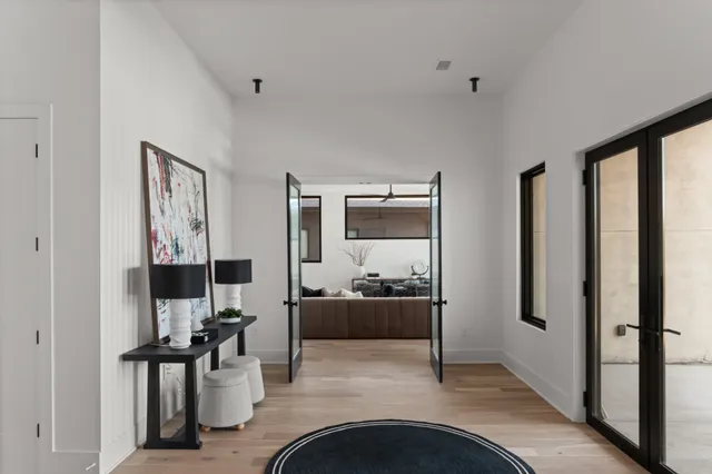 $1,975,000 | 5817 Woodland Hills Drive, Nashville, TN 37211