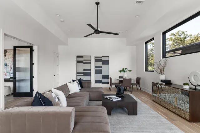 $1,975,000 | 5817 Woodland Hills Drive, Nashville, TN 37211