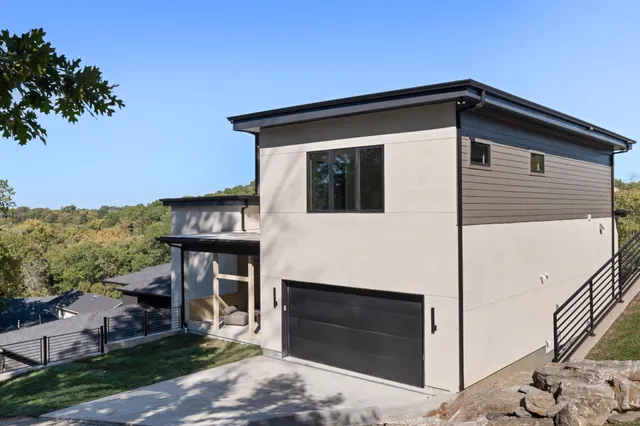 $1,975,000 | 5817 Woodland Hills Drive, Nashville, TN 37211