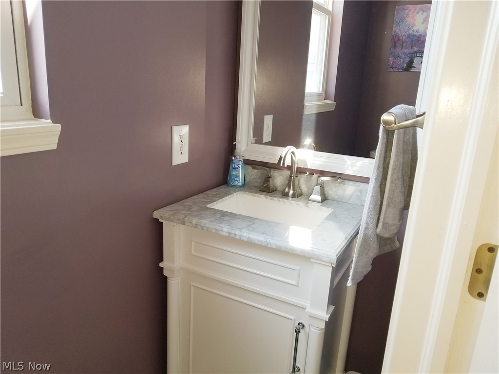 27177 Watkin Road Olmsted Falls, OH 44138 - Photo 8 of 35