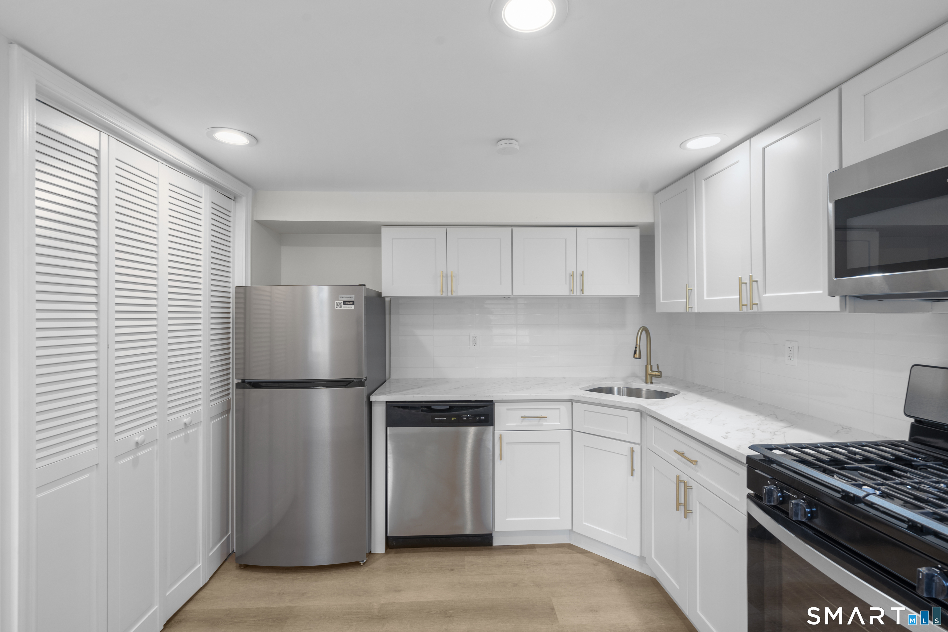 671 Elm Street Monroe, CT 06468 - Photo 31 of 40