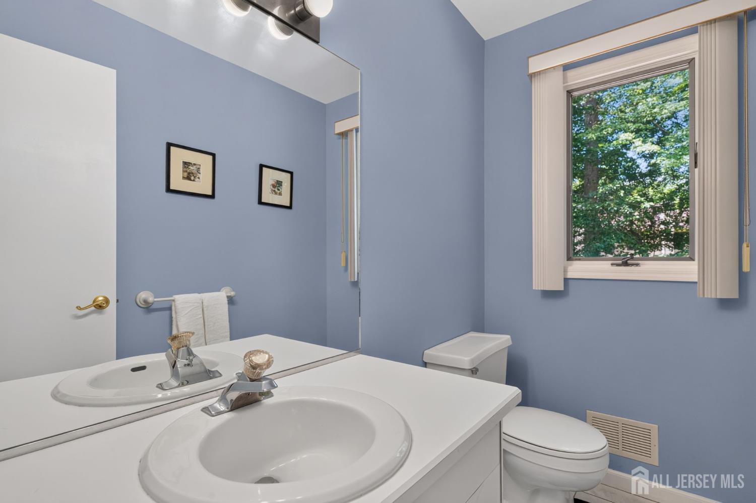 14 Gallo Way Edison, NJ 08820 - Photo 8 of 38