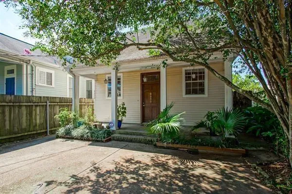 $2,750 | 6232 Annunciation Street, New Orleans, LA 70118