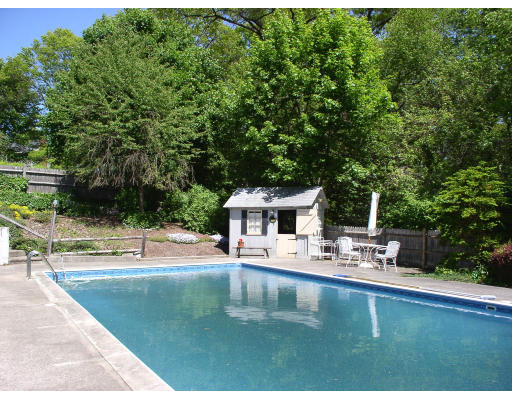 46 Croft Regis Road Westwood, MA 02090 - Photo 9 of 9 Gallery Image 9