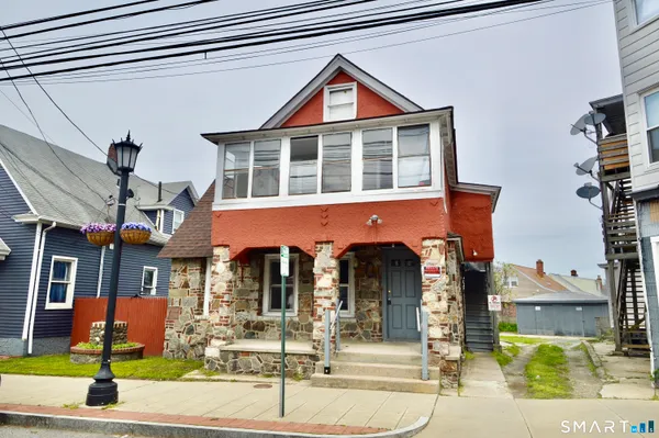 $1,975 | 2310 Barnum Avenue, Stratford, CT 06615