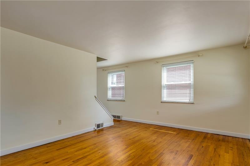 4213 Millington Road Pittsburgh, PA 15217 - Photo 2 of 16 Gallery Image 2