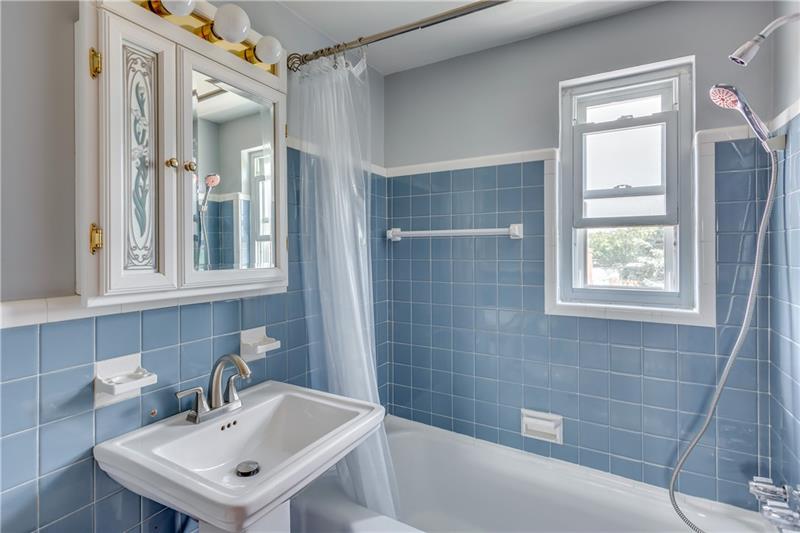 4213 Millington Road Pittsburgh, PA 15217 - Photo 13 of 16 Gallery Image 13