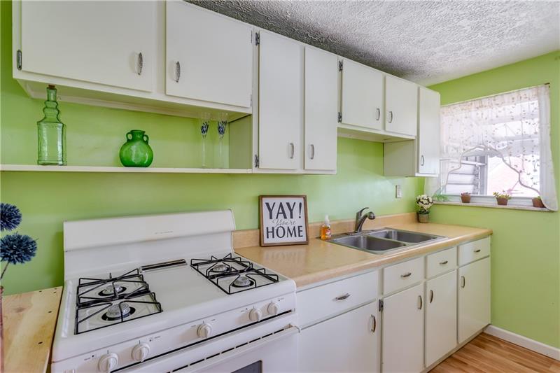 4213 Millington Road Pittsburgh, PA 15217 - Photo 5 of 16 Gallery Image 5
