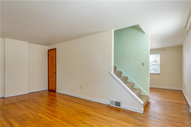 4213 Millington Road Pittsburgh, PA 15217 - Photo 8 of 16 Gallery Image 8