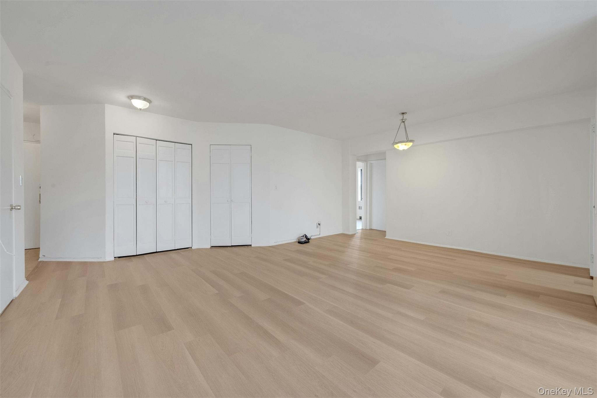 620 Pelham Road, Unit 6J New Rochelle, NY 10805 - Photo 5 of 26 27 x' 18' open area