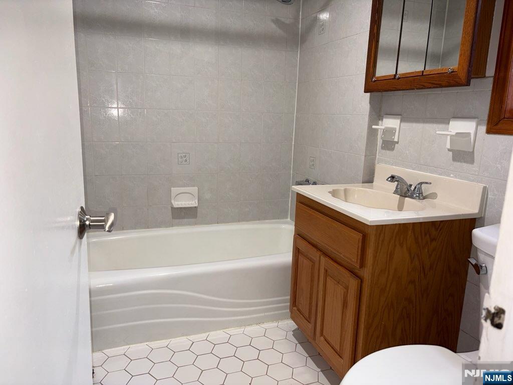 199 Darwin Avenue, Unit A Rutherford, NJ 07070 - Photo 5 of 8