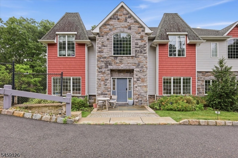 18 Puddingstone Road Morris Plains, NJ 07950 - Photo 1 of 43 Gallery Image 1