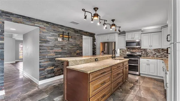 $625,000 | 5187 Spanish Oaks Lane, Lakeland, FL 33805