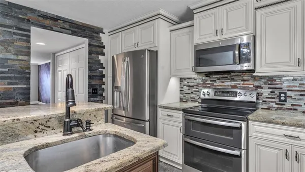 $625,000 | 5187 Spanish Oaks Lane, Lakeland, FL 33805