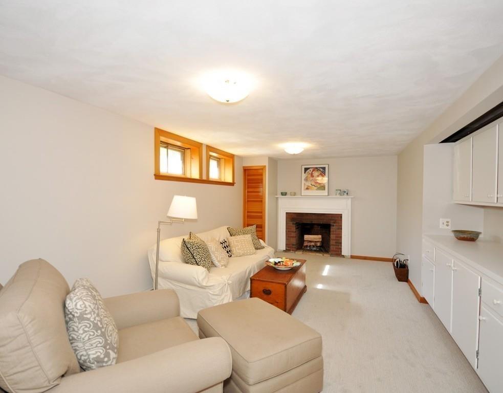 83 Bayberry Road Concord, MA 01742 - Photo 4 of 17 Gallery Image 4